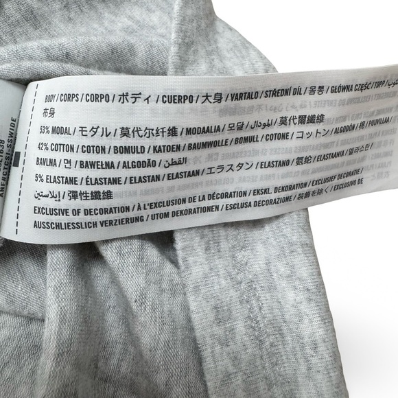 Abercrombie & Fitch Light Gray Essentials Shirt Women’s size small - Picture 6 of 7